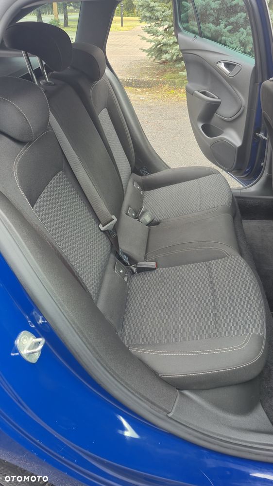 Opel Astra 1.4 Turbo 120 Jahre - 14