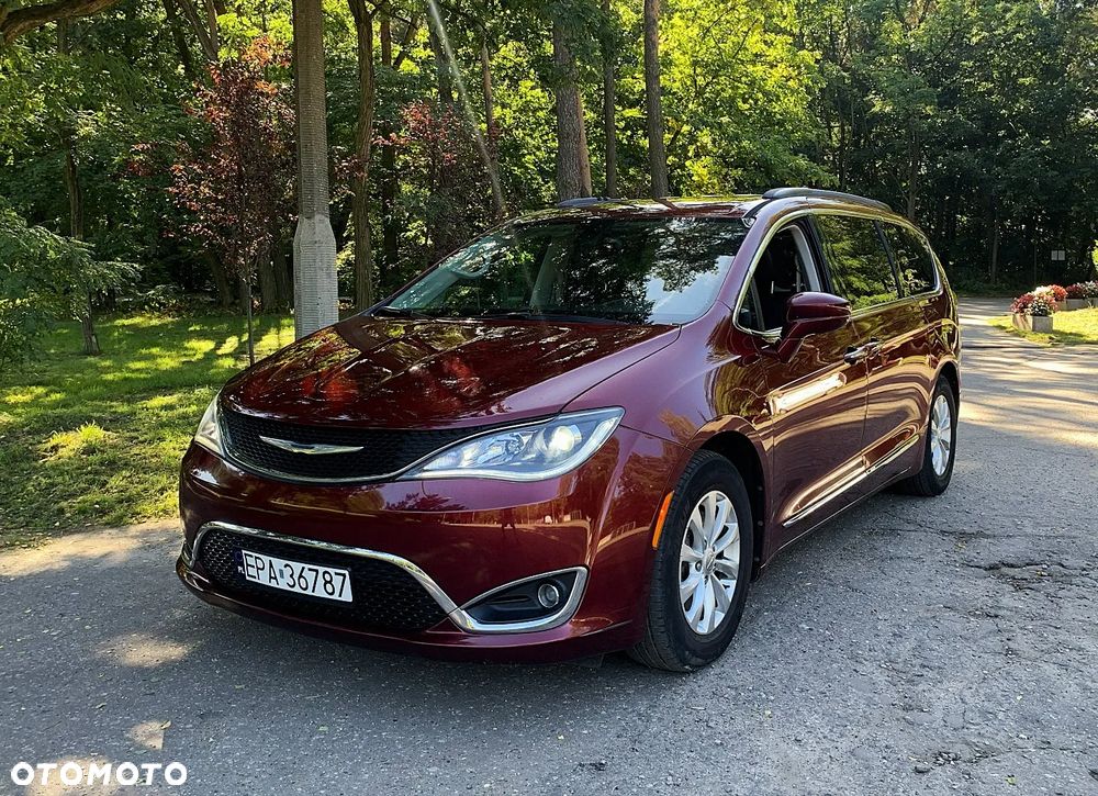 Chrysler Pacifica - 10