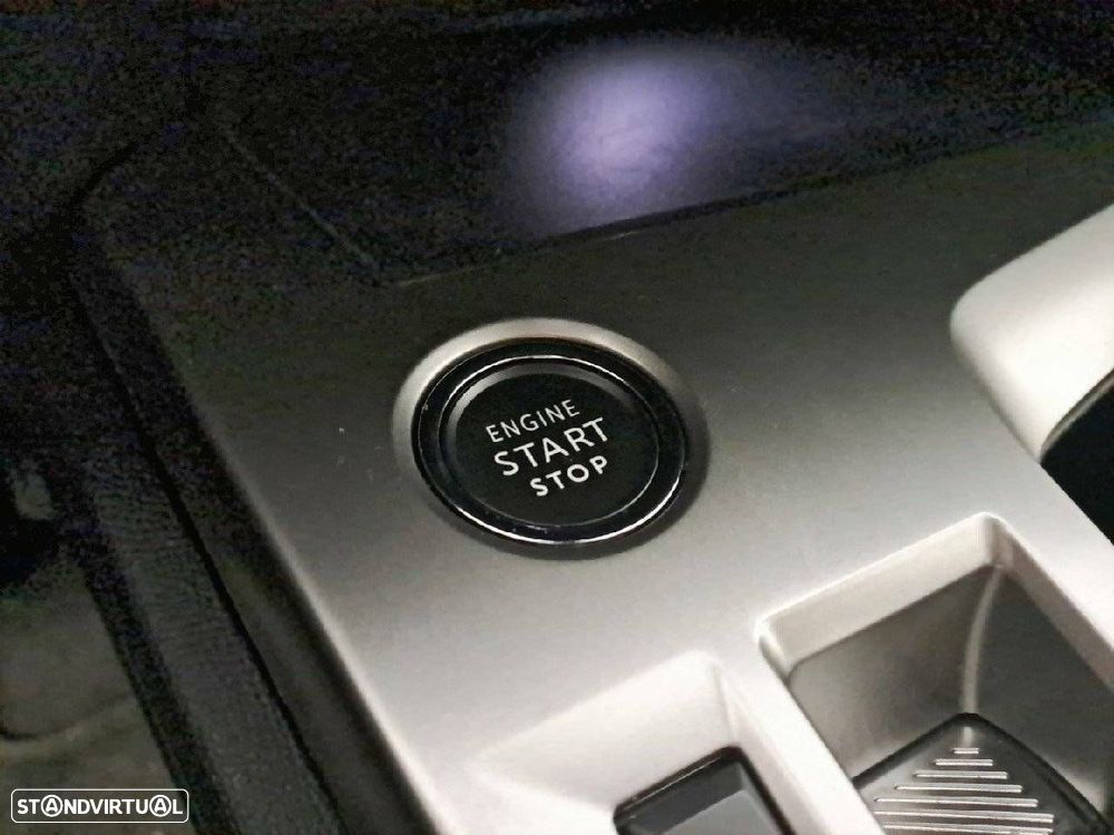 Peugeot 308 1.2 Hybrid Style e-DCS6 - 22