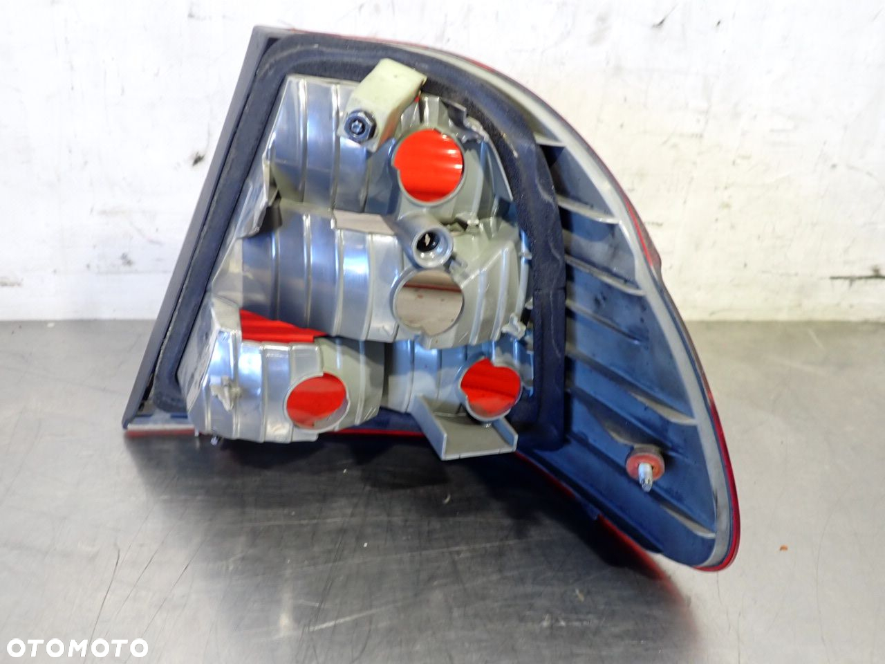 LAMPA LEWA TYLNA BMW E46 - 6