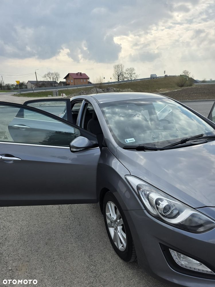 Hyundai i30 blue 1.6 CRDi YES Gold - 5