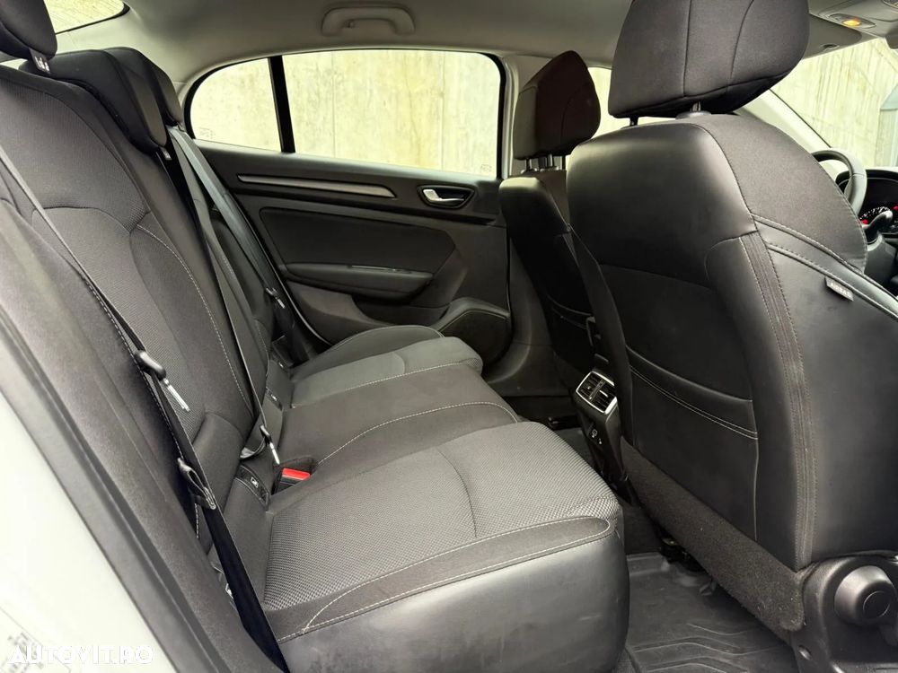 Renault Megane TCe GPF Zen - 19