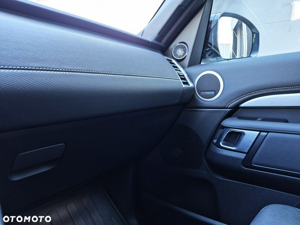 Land Rover Discovery 3.0 D250 mHEV Dynamic SE - 38