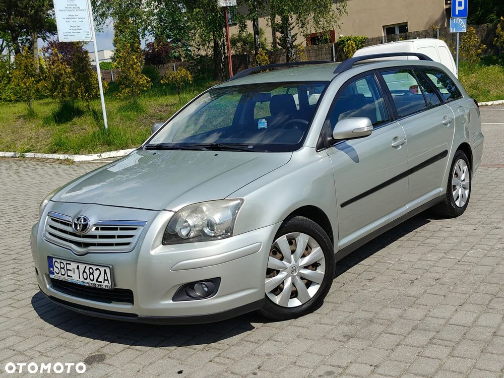 Toyota Avensis 2.0 D-4D Sol Premium - 1