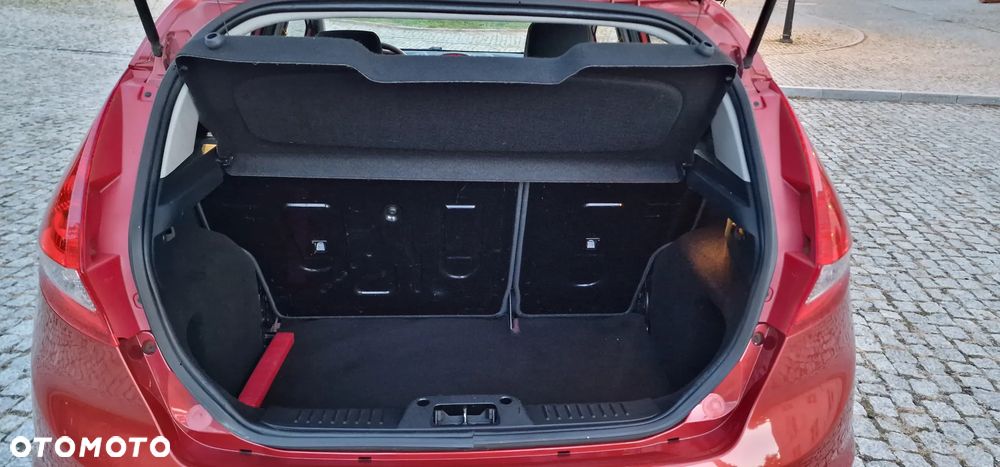 Ford Fiesta 1.25 Ambiente EU5 - 13