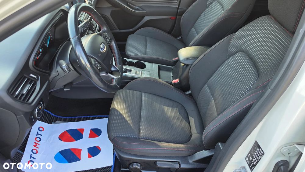 Ford Focus 1.5 EcoBoost ST-Line - 12