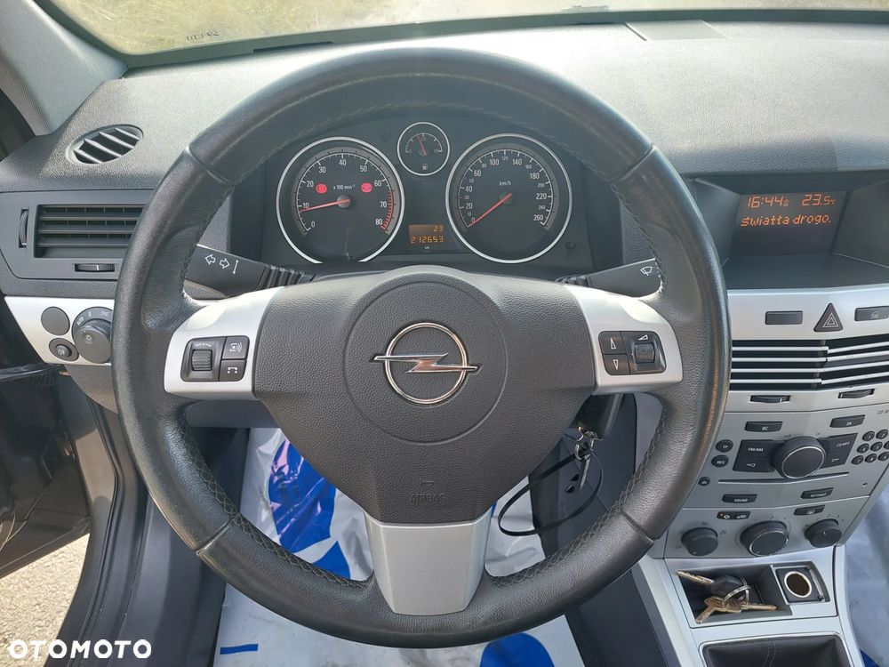 Opel Astra 1.6 Sports Tourer Style - 11