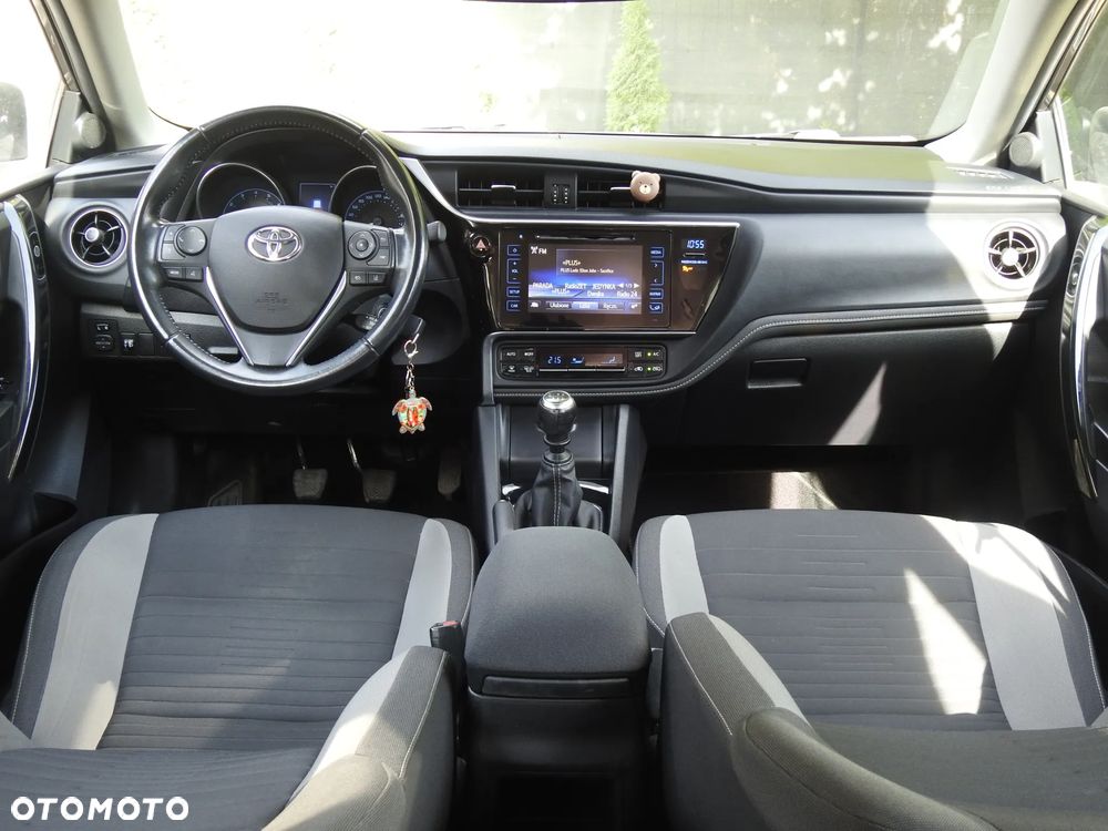 Toyota Auris 1.6 Premium - 9