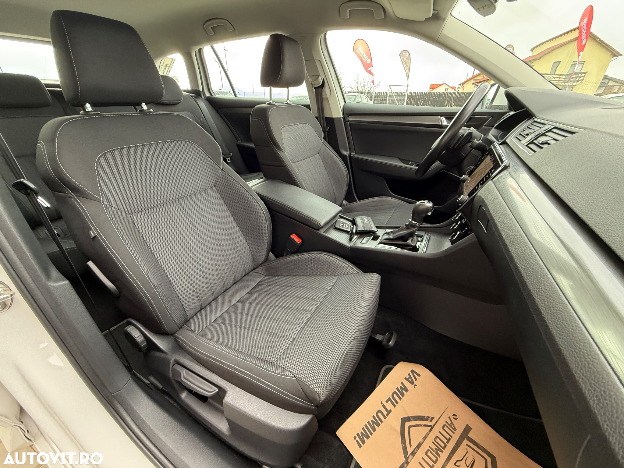 Skoda Superb 2.0 TDI DSG Style - 23