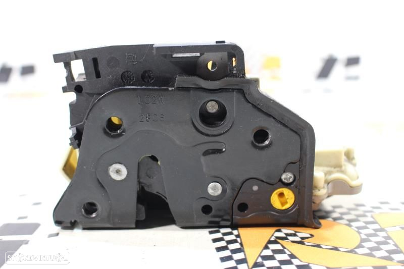 Fecho Da Porta Frente Esquerda Volkswagen Passat Variant (3C5)  3C2837 - 7