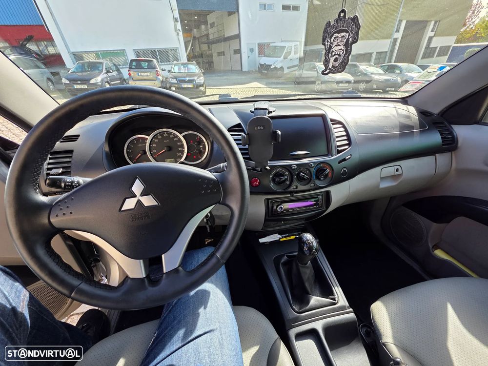 Mitsubishi L200 2.5 DI-D CD Intense AC/JLL - 3