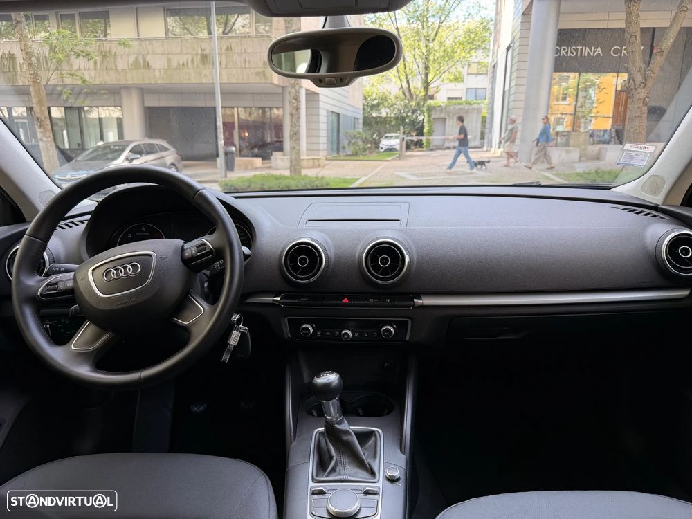 Audi A3 Sportback 1.6 TDI B.Line Attraction - 23