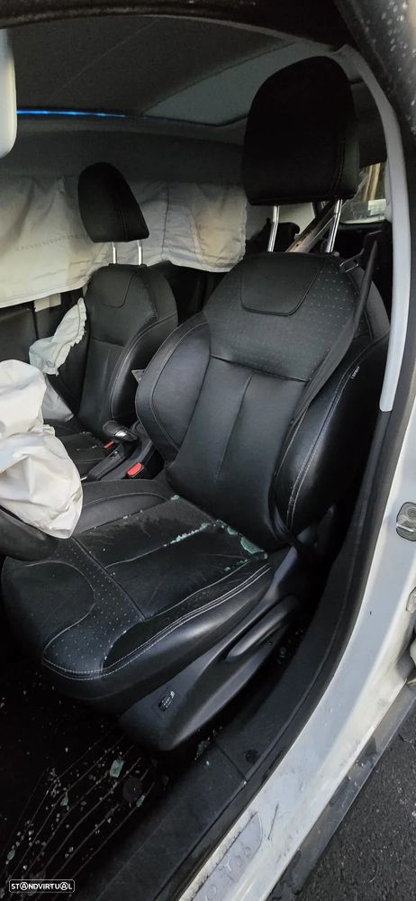 Peugeot 2008 Carrinha 1.6 HDi Diesel de - VIATURA PARA PEÇAS - 11