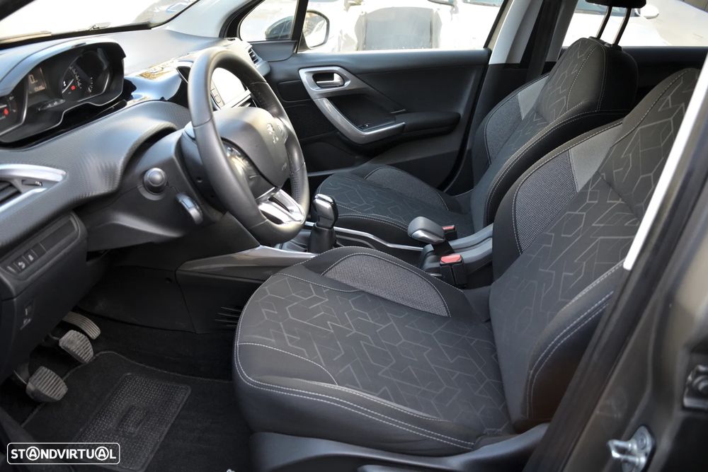 Peugeot 2008 1.2 PureTech Style - 6