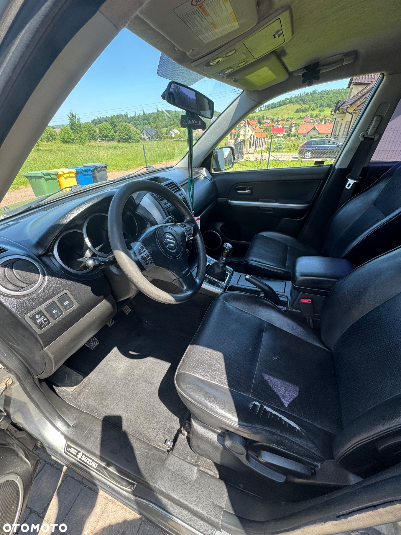 Suzuki Grand Vitara 2.0 - 18