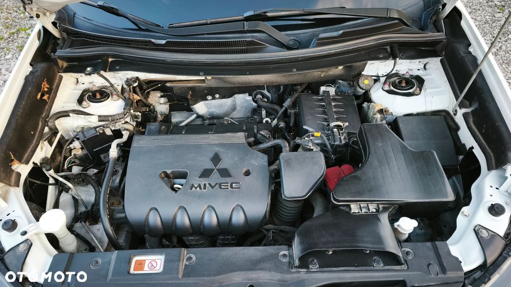 Mitsubishi Outlander - 38