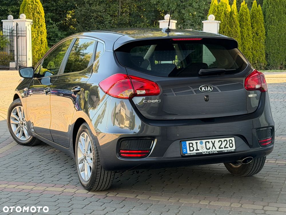 Kia Ceed 1.6 GDI Dream-Team Edition - 11