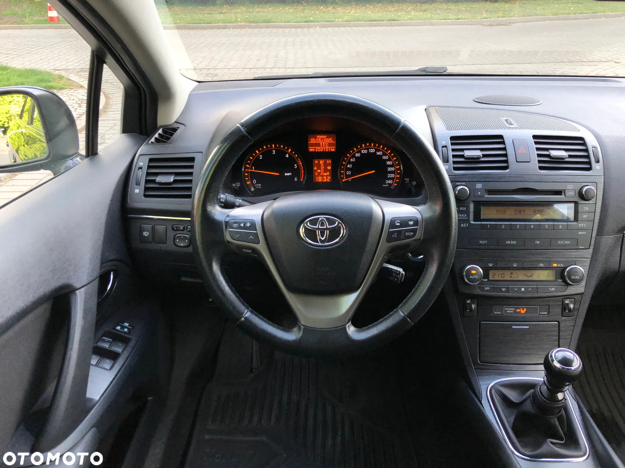 Toyota Avensis Combi 2.0 D-4D - 14