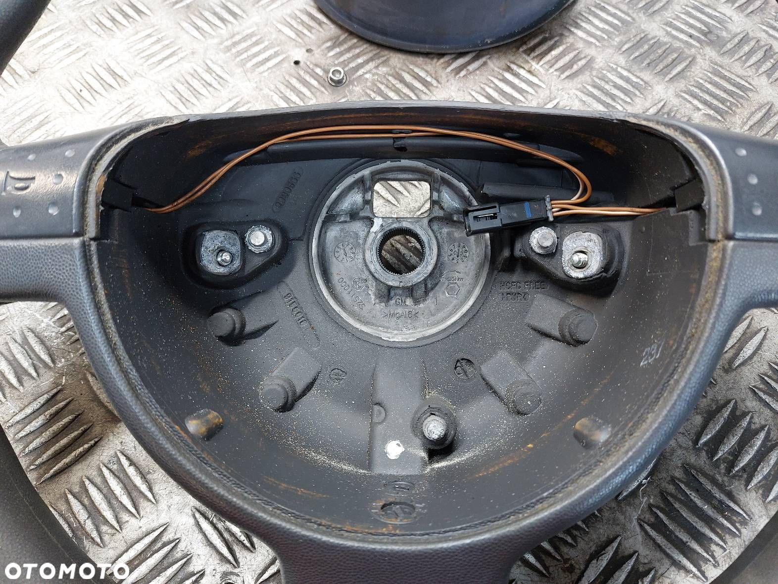 KIEROWNICA + PODUSZKA OPEL CORSA C 8039566 09130793 - 7