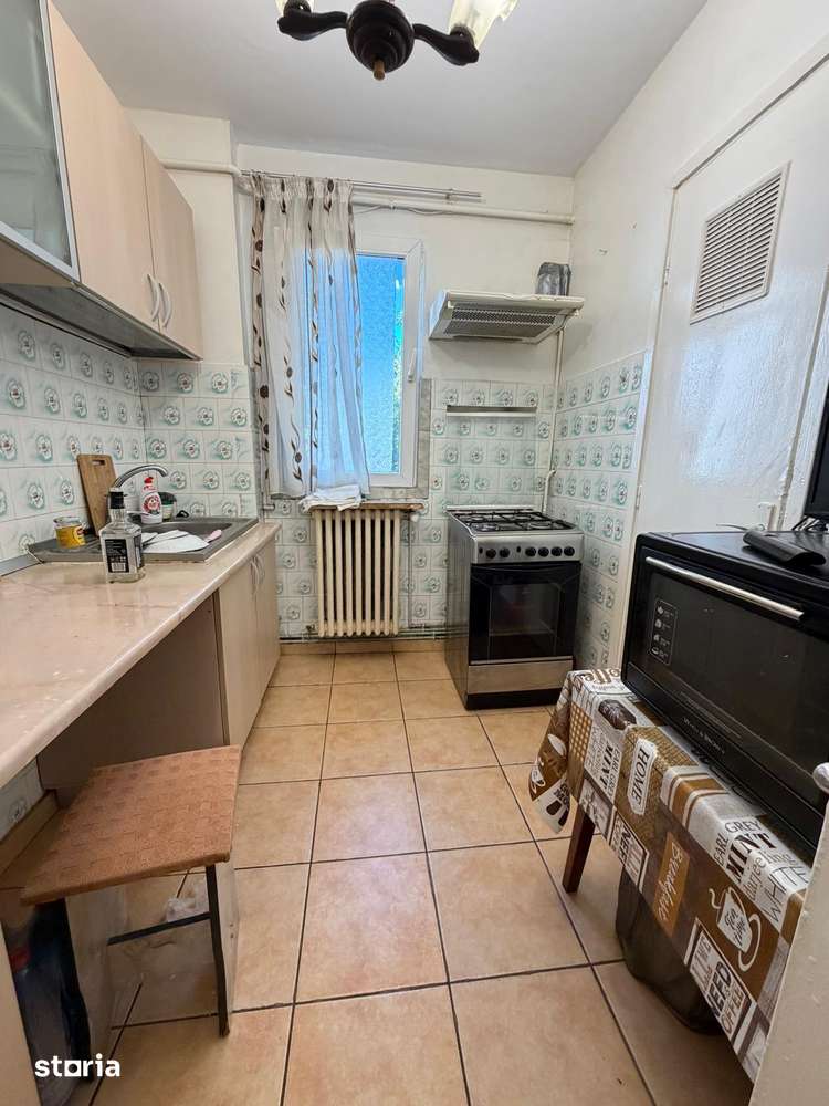 Apartament 2 camere, ETAJ 2/4, fara risc, Podu Ros - Imagine principală: 4/6