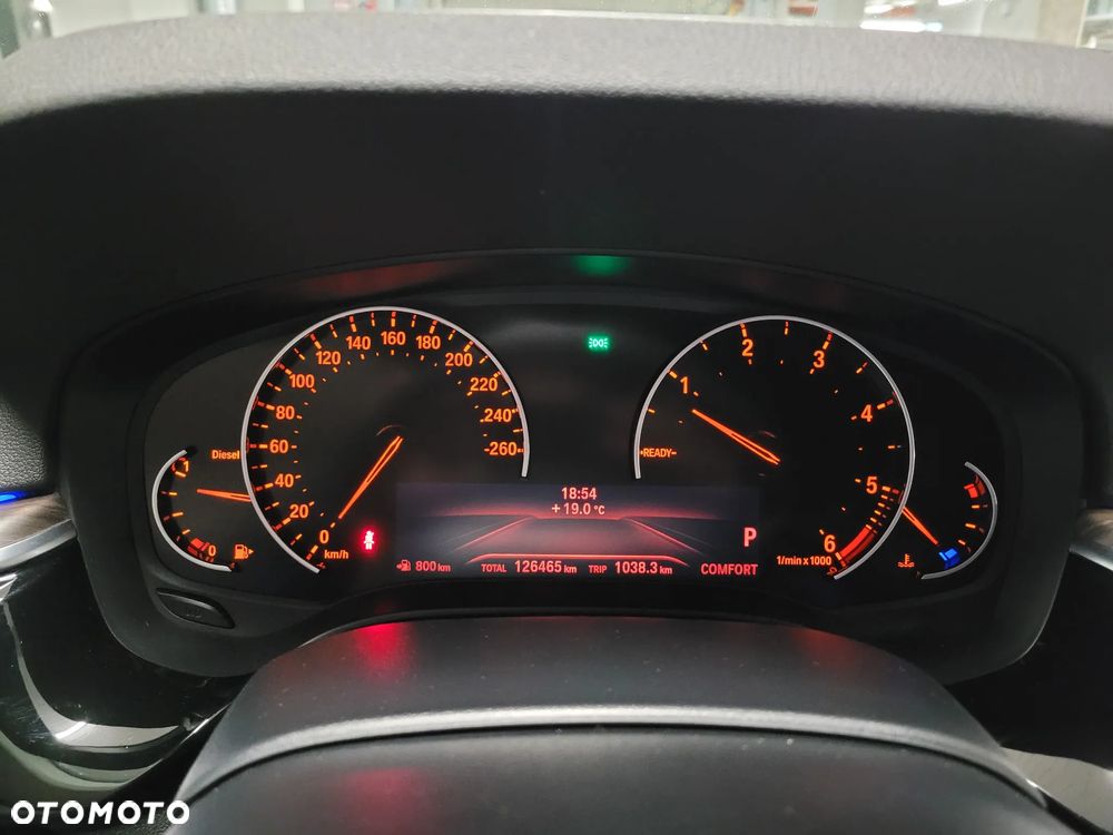 BMW Seria 5 520d xDrive M Sport sport - 23