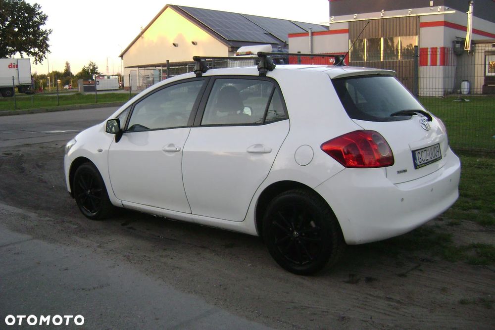 Toyota Auris 1.4 D-4D 2010 - 4
