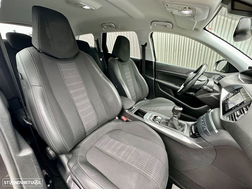 Peugeot 308 1.2 PureTech Allure - 28