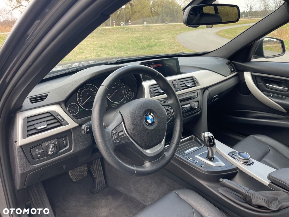 BMW Seria 3 320i - 10