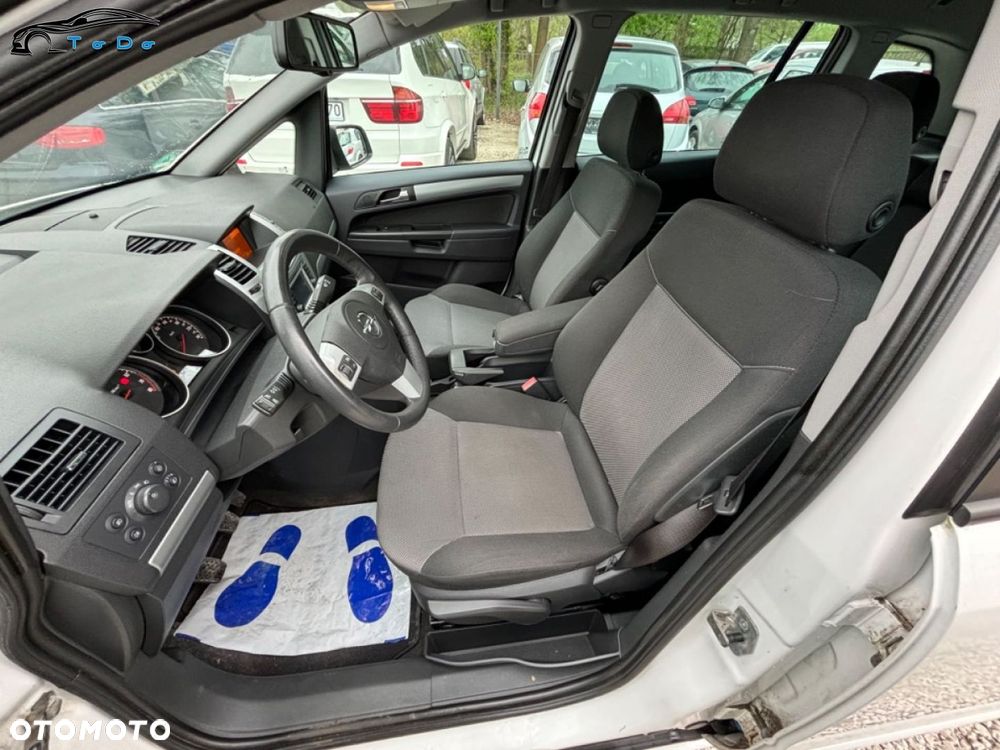 Opel Zafira - 13