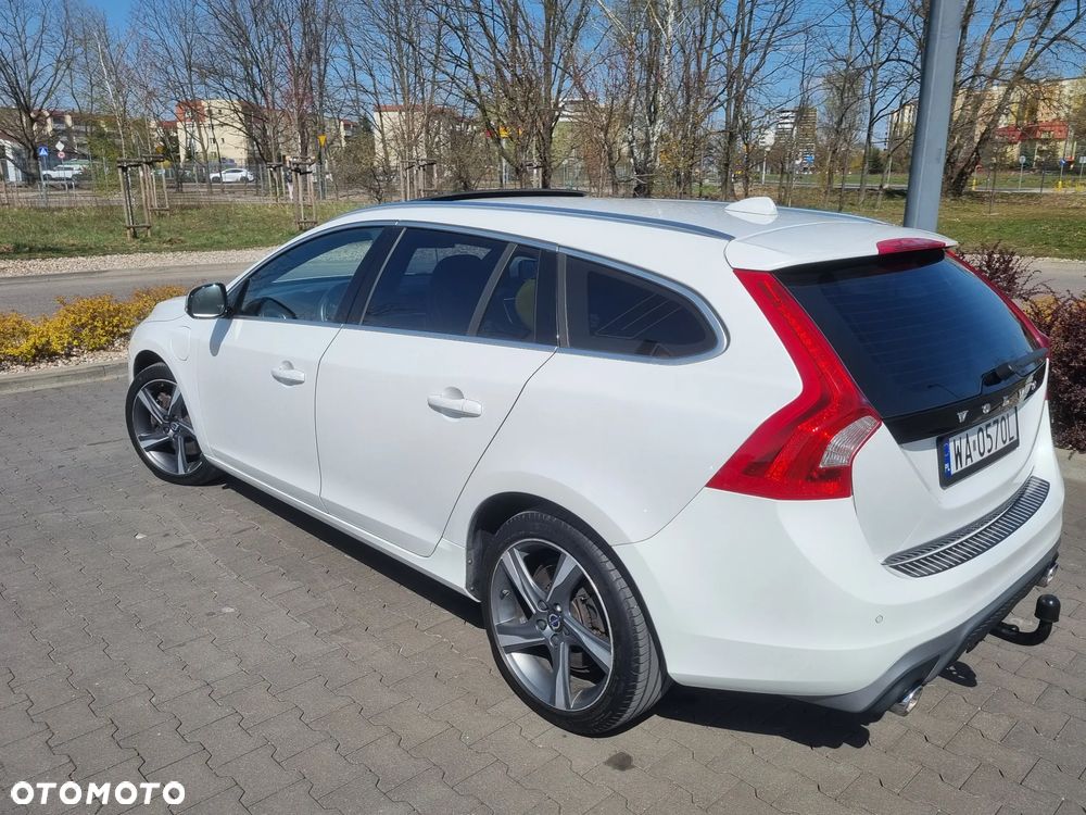 Volvo V60 D6 AWD Plug-in Hybrid R-Design Summum - 5