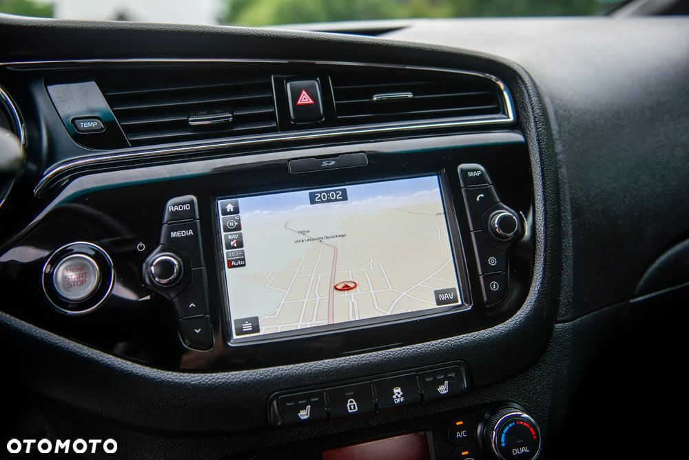 Kia Ceed 1.6 GDI ISG Platinum Edition - 22