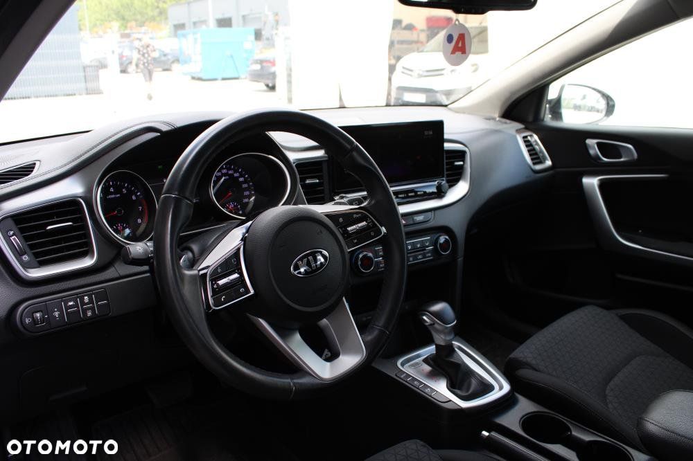 Kia XCeed - 12