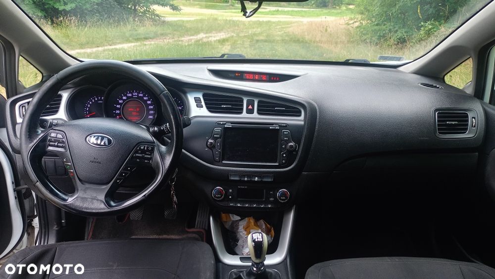 Kia Ceed - 8