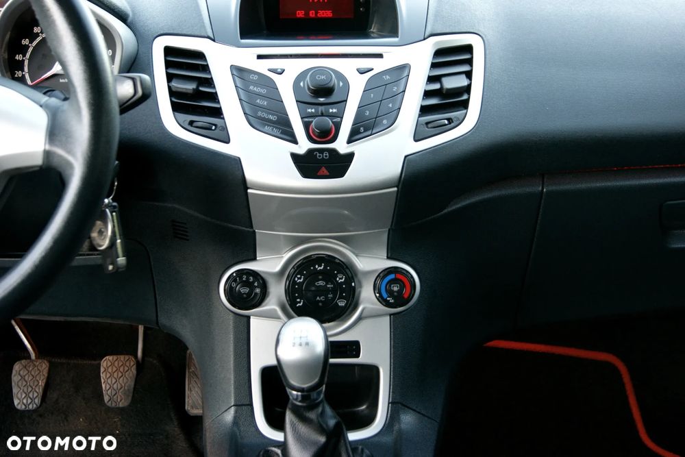 Ford Fiesta - 28
