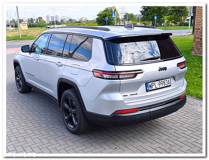 Jeep Grand Cherokee - 12
