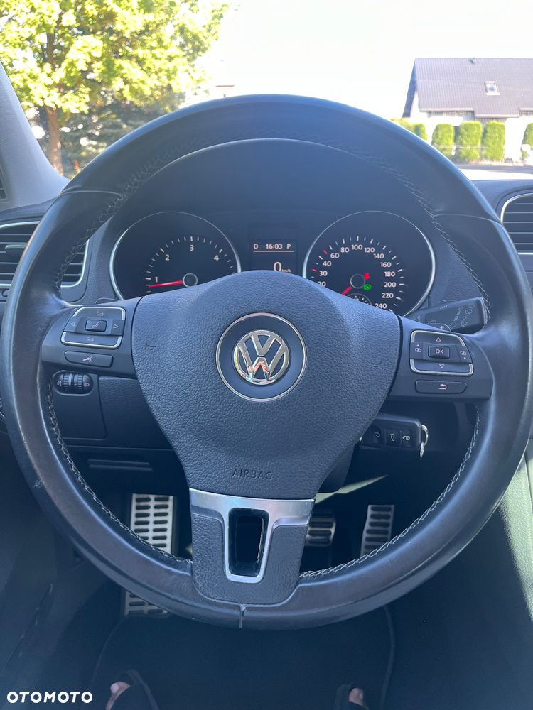 Volkswagen Golf - 8