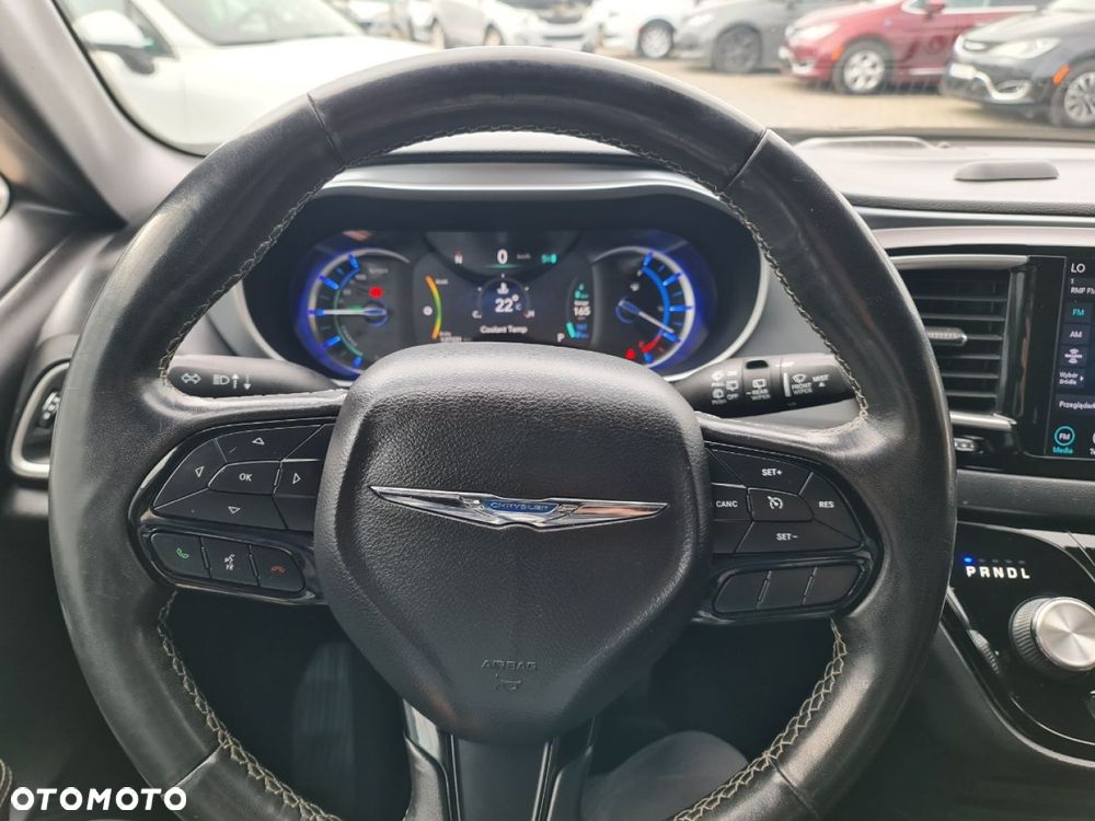 Chrysler Pacifica - 25