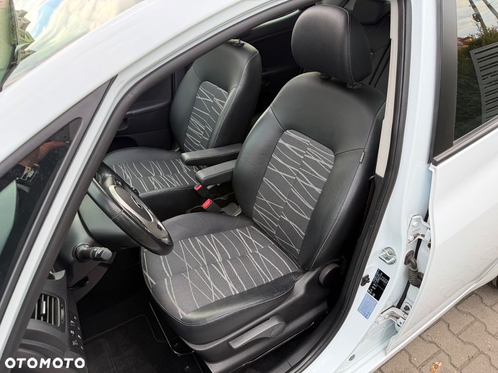 Kia Venga 1.4 CVVT Titanium Collection - 24