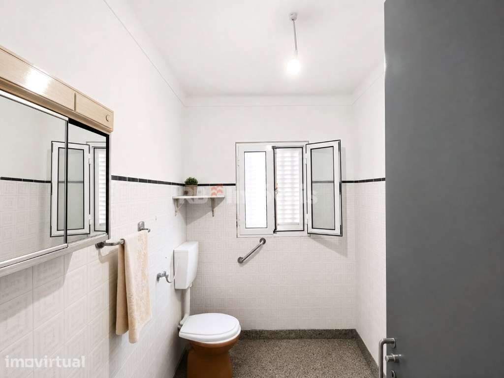 Moradia T6 com espaço exterior Na Azinhaga - Grande imagem: 4/12