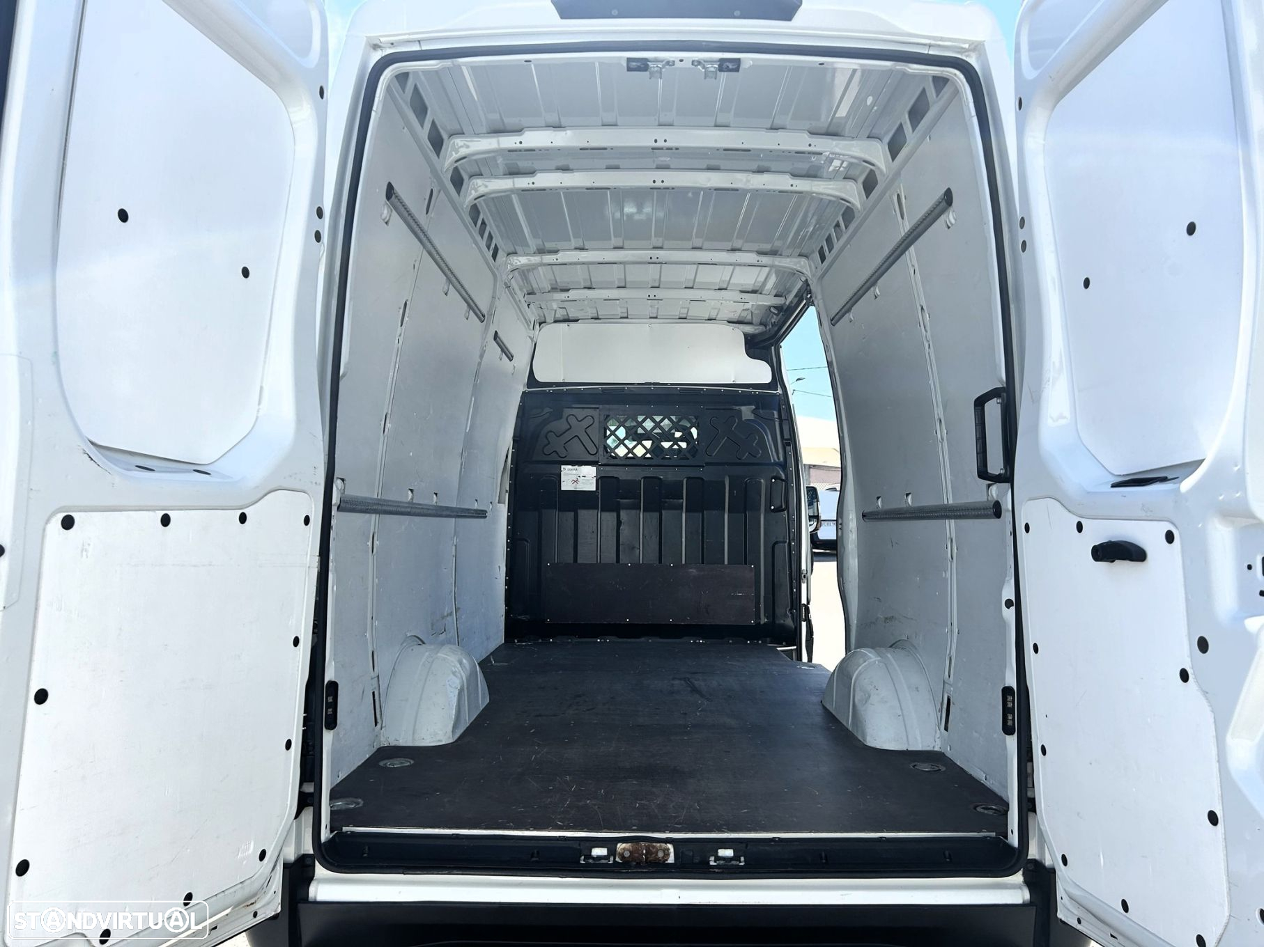 Iveco Daily Outro - 25