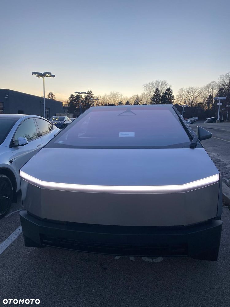 Tesla Cybertruck - 19