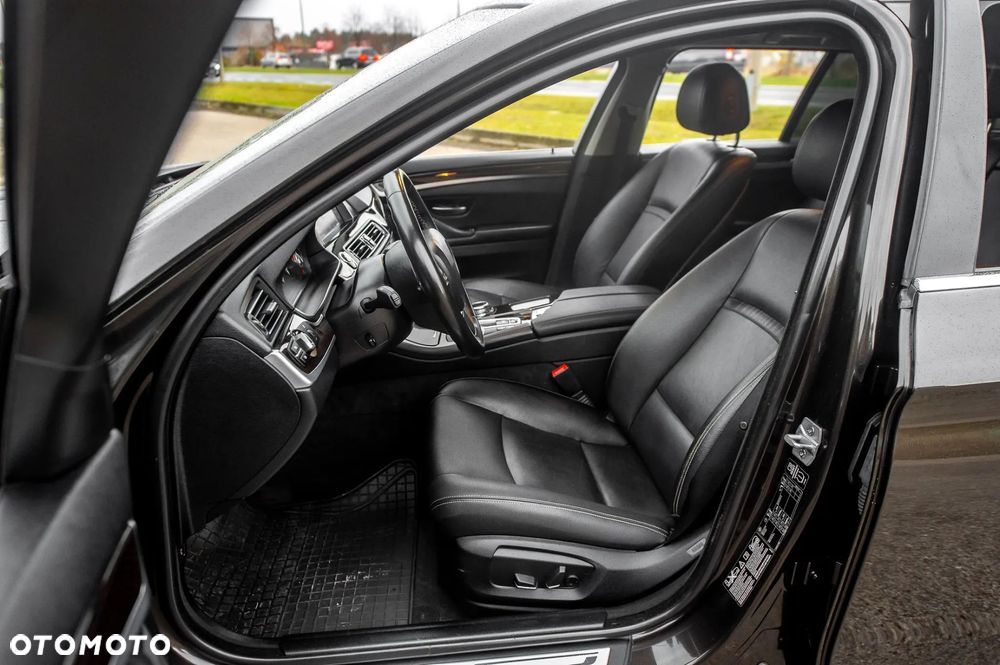 BMW Seria 5 530d Sport-Aut Luxury Line - 6