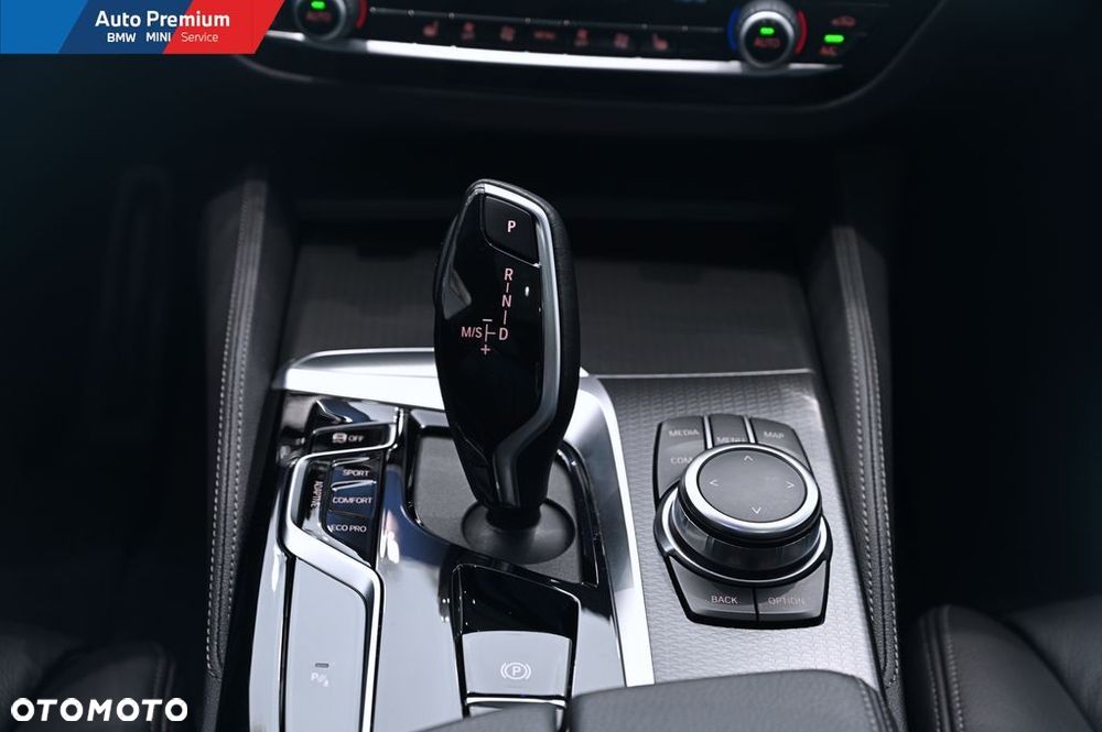 BMW Seria 5 540i xDrive mHEV - 18