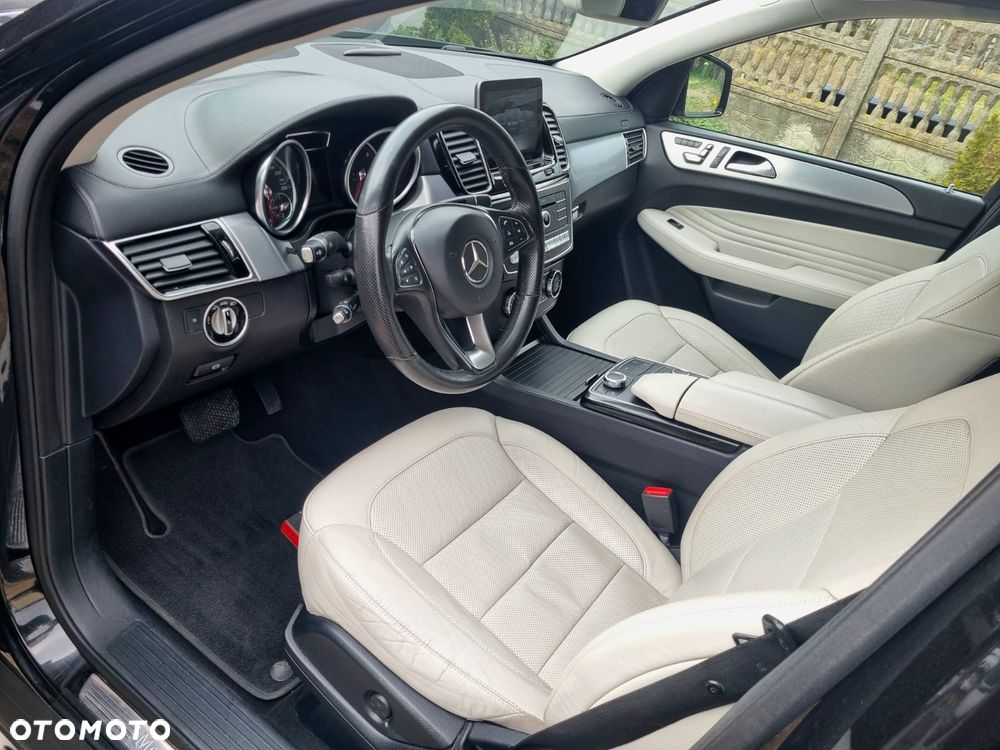 Mercedes-Benz GLE - 31