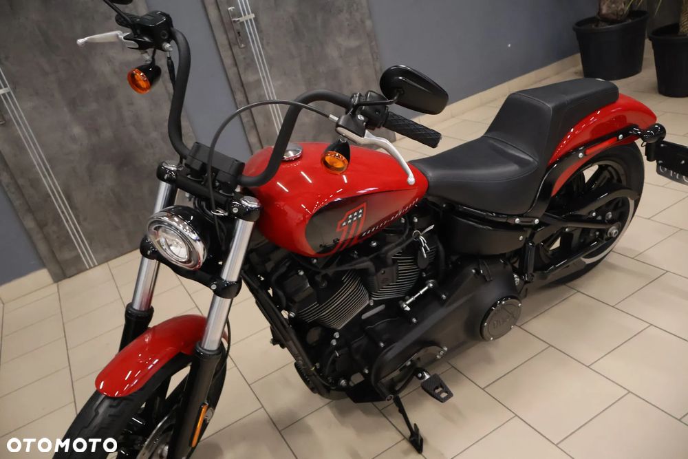 Harley-Davidson Dyna Street Bob - 11
