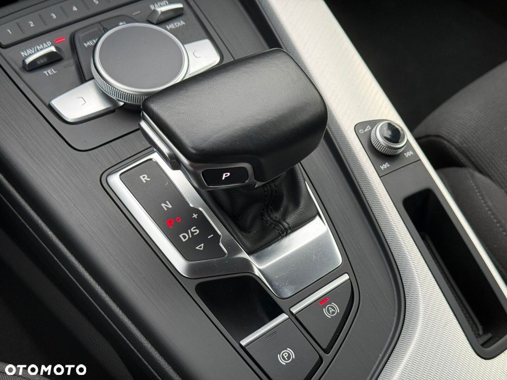 Audi A4 Avant 45 TFSI S tronic - 23