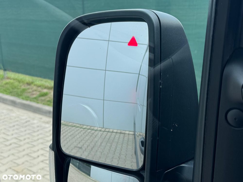 Mercedes-Benz Sprinter 319 - 21