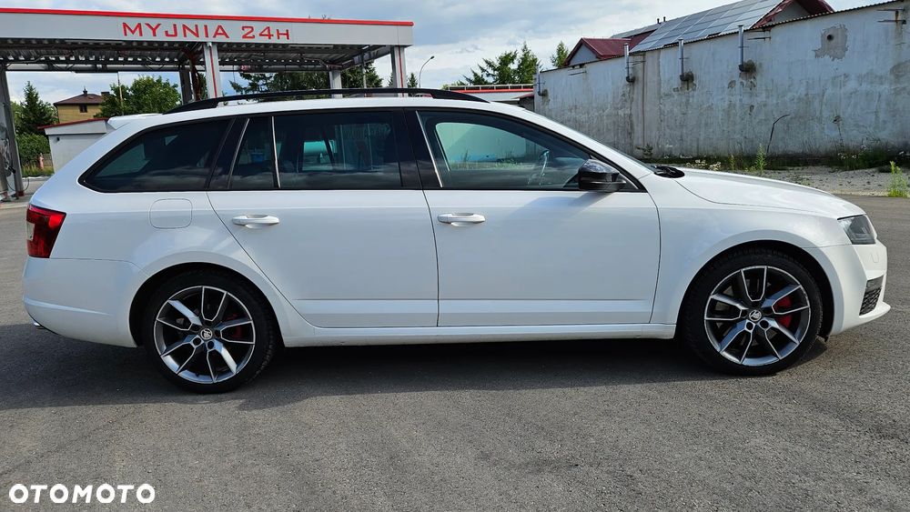 Skoda Octavia Combi 2.0 TDI DSG RS - 15