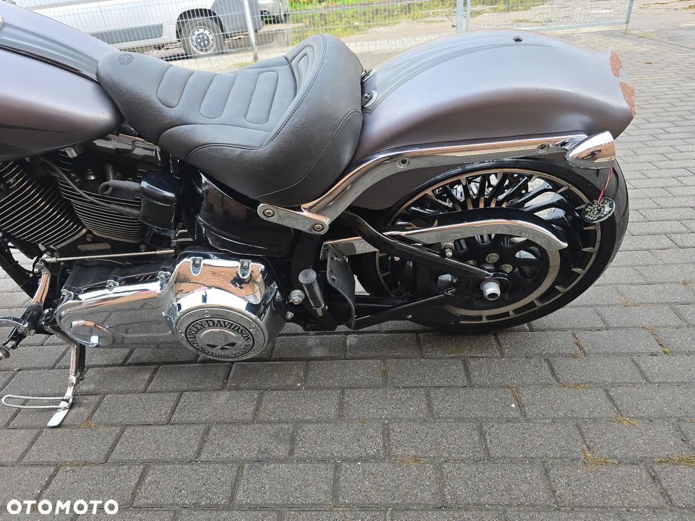 Harley-Davidson FXSB Breakout - 24