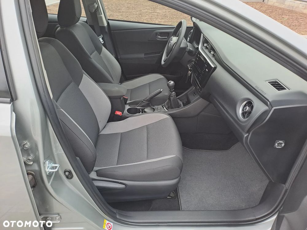 Toyota Auris - 9